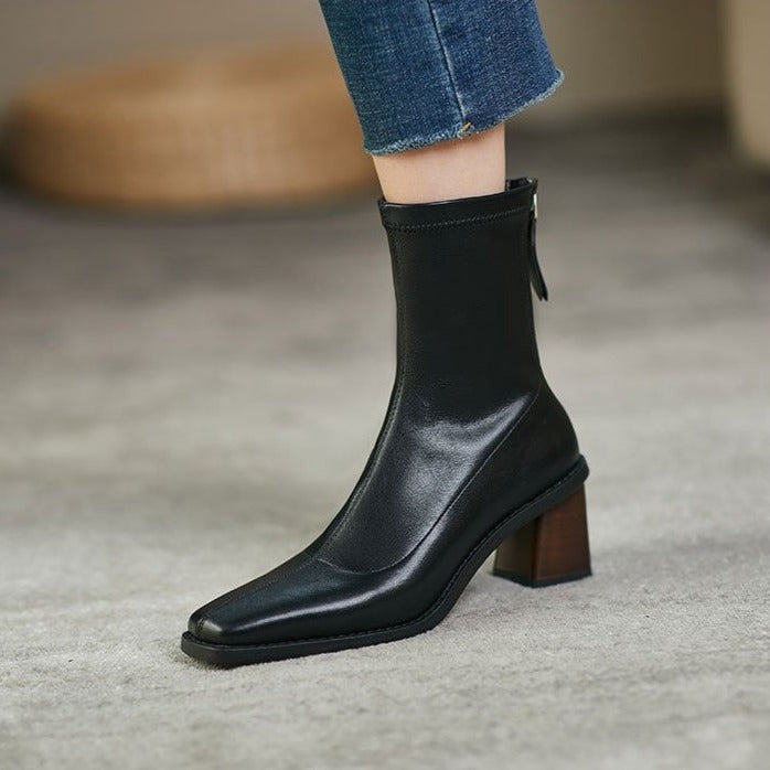 Salter מגפי דמוי עור עם עקב