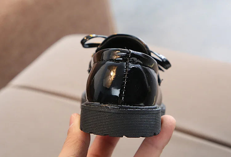 נעלי בובה - שיר