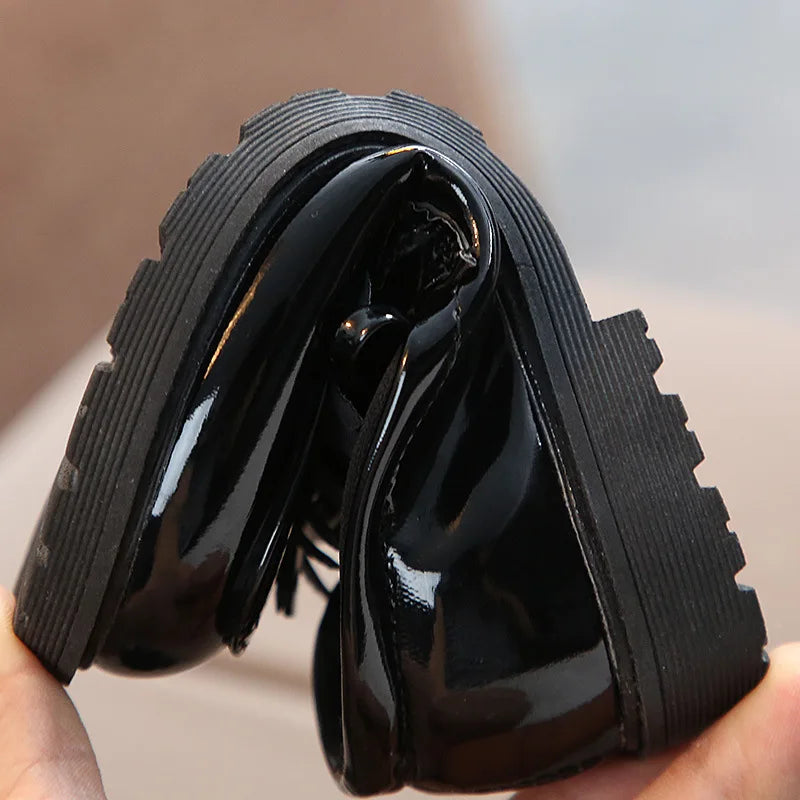 נעלי בובה - שיר