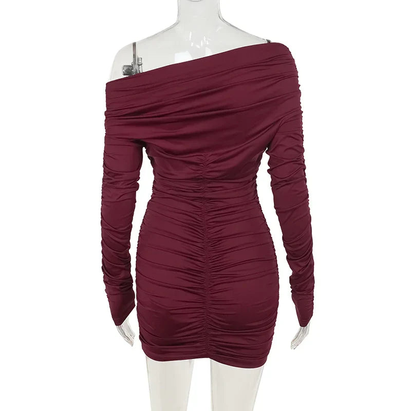 Bruce שמלת מיני אוף שולדר עם קפלים מחטבים